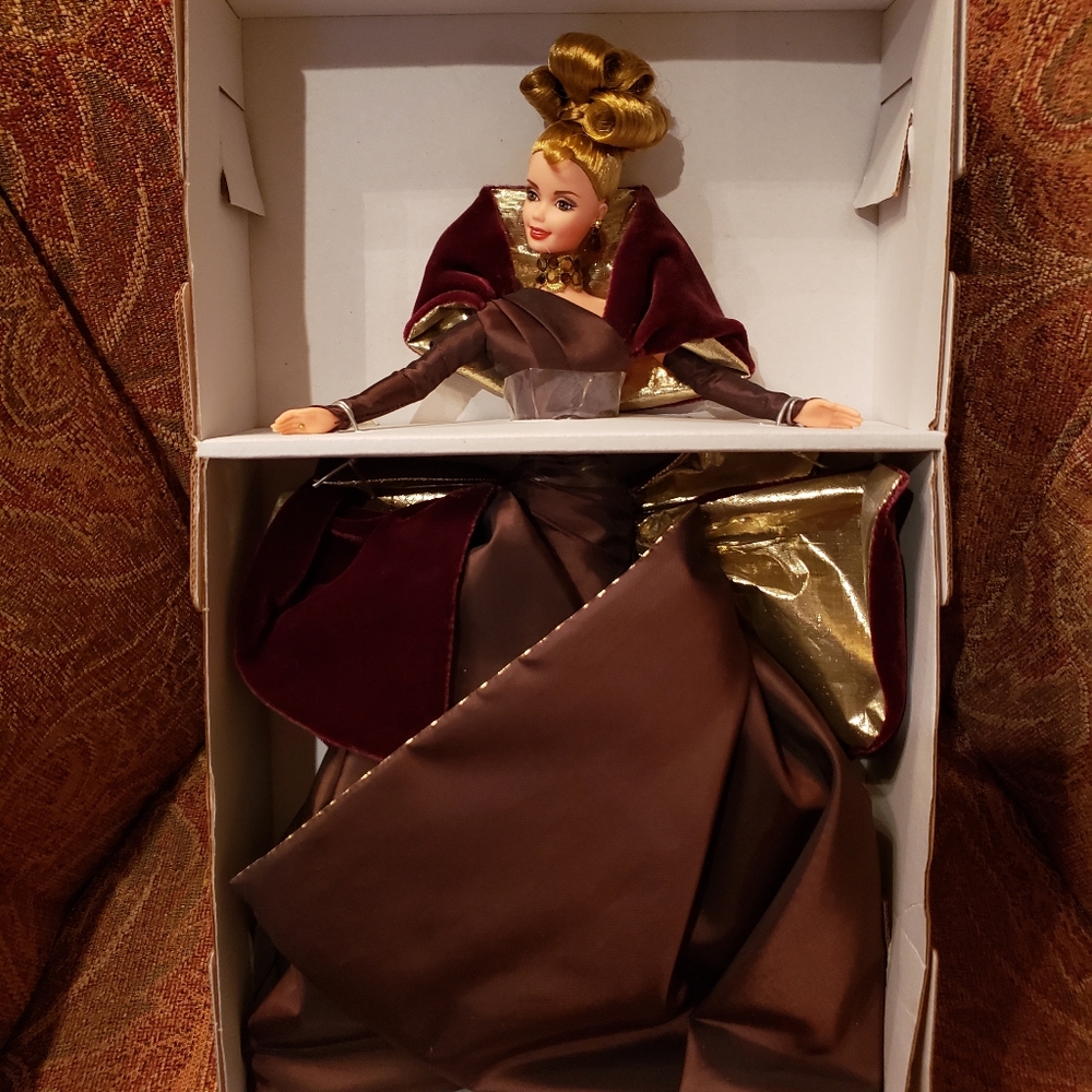 NIB Portrait in Taffeta Barbie 1996 - Picture 4 of 7